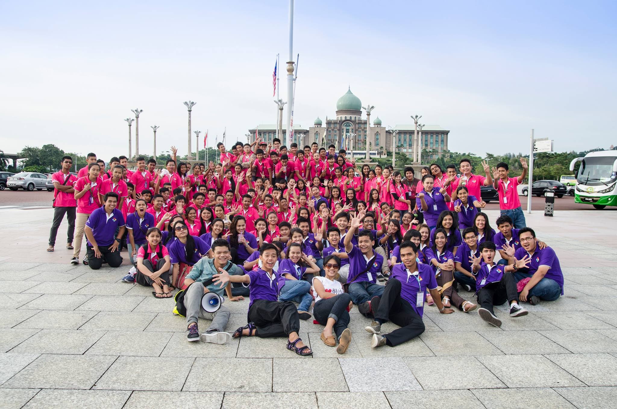 Ruam Thai 21 group photo